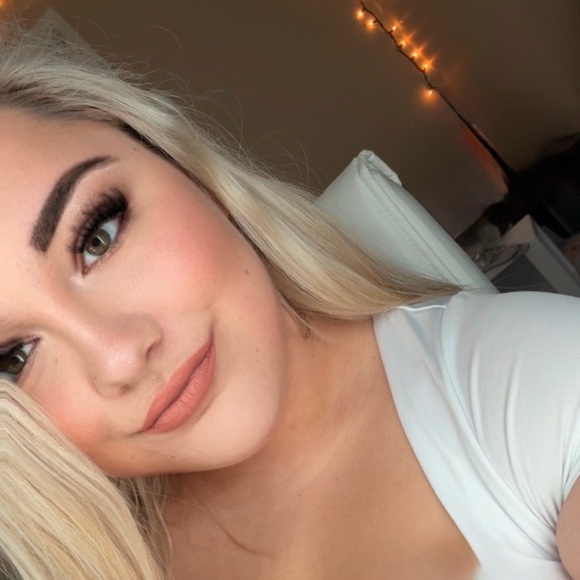 Meet your Posher, Madi - Picture 6 of 7